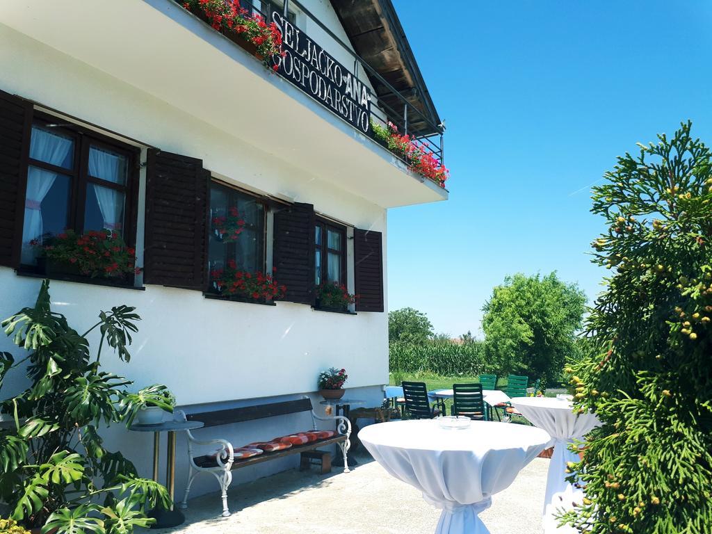 Bed&Breakfast Ana Svajcarnica Exterior foto